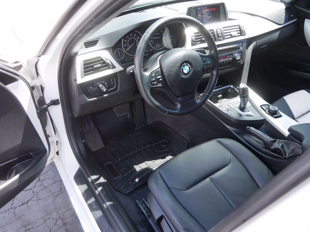 2015 White BMW 3 Series 320i xDrive AWD Sedan