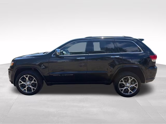 2020 Diamond Black Crystal Pearlcoat Jeep Grand Cherokee Overland 4X4 SUV