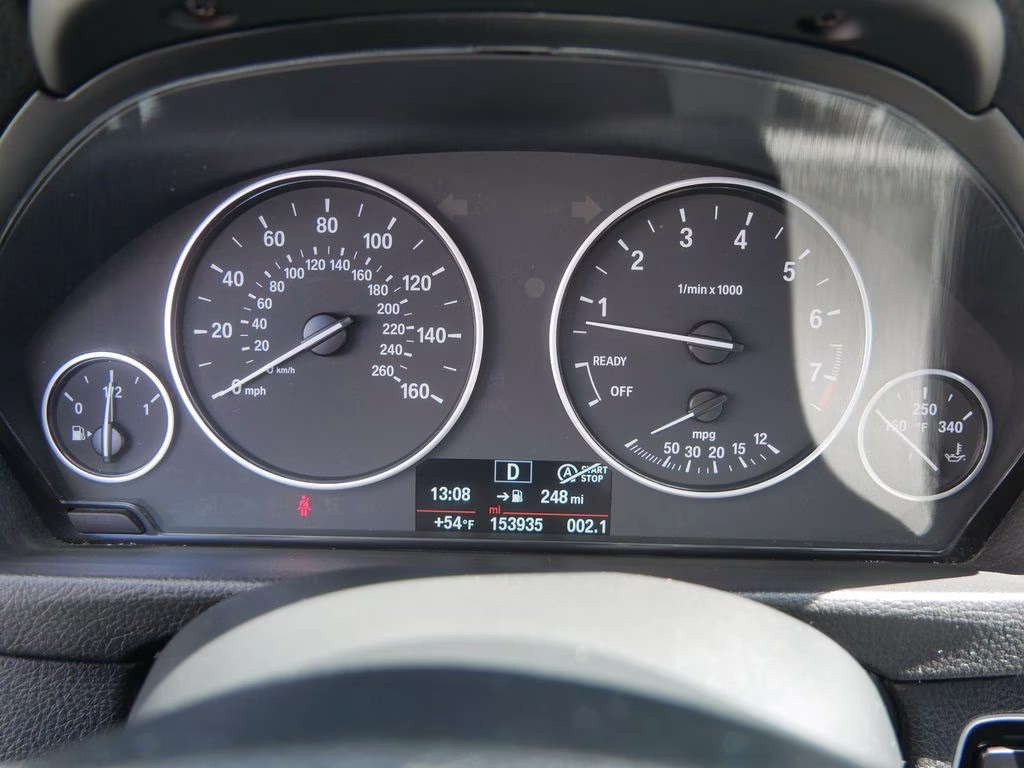 2015 White BMW 3 Series 320i xDrive AWD Sedan