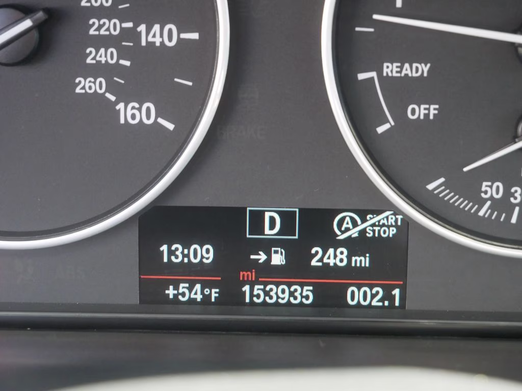 2015 White BMW 3 Series 320i xDrive AWD Sedan