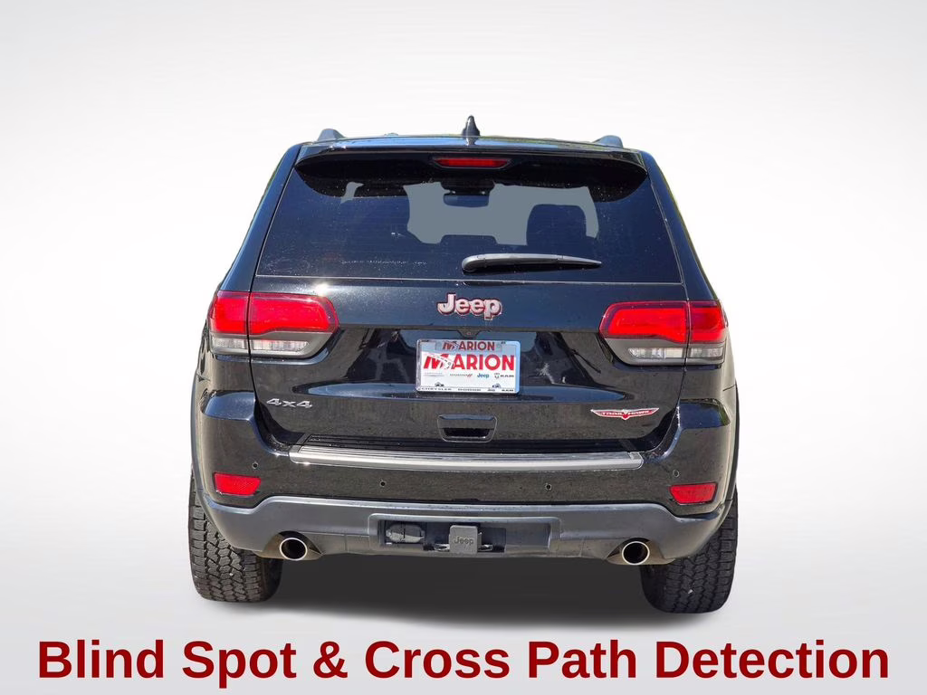 2018 Diamond Black Crystal Pearlcoat Jeep Grand Cherokee Trailhawk 4X4 SUV