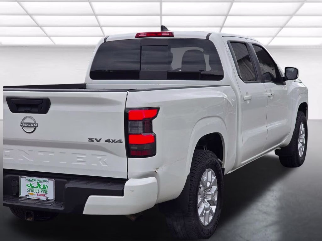 2024 Glacier White Nissan Frontier SV 4X4 Truck