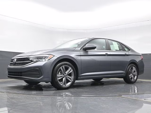 2022 Platinum Gray Metallic Volkswagen Jetta 1.5T SE FWD Sedan