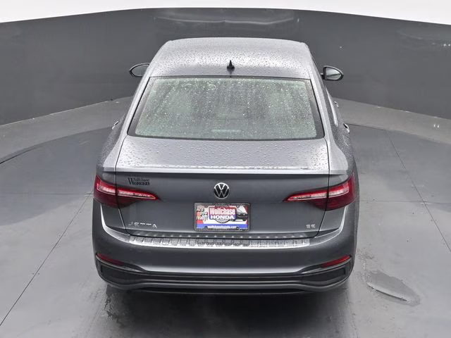 2022 Platinum Gray Metallic Volkswagen Jetta 1.5T SE FWD Sedan