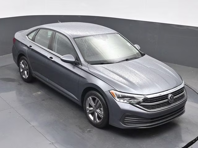 2022 Platinum Gray Metallic Volkswagen Jetta 1.5T SE FWD Sedan