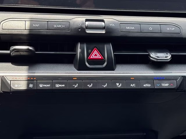 2025 Snow White Pearl Kia K4 LXS FWD Sedan