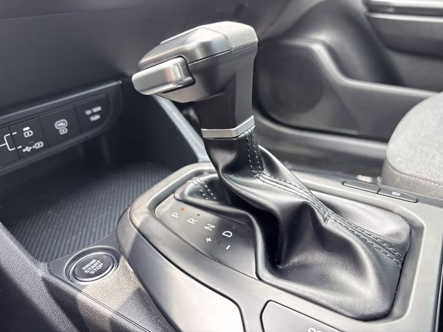 2025 Snow White Pearl Kia K4 LXS FWD Sedan