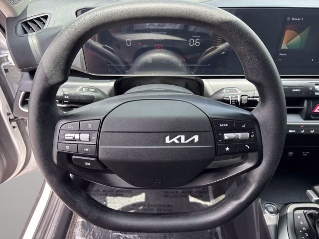 2025 Snow White Pearl Kia K4 LXS FWD Sedan