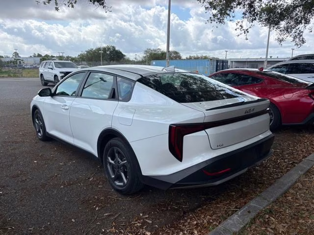 2025 Snow White Pearl Kia K4 LXS FWD Sedan