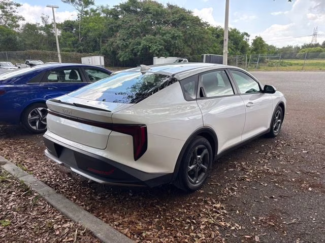 2025 Snow White Pearl Kia K4 LXS FWD Sedan