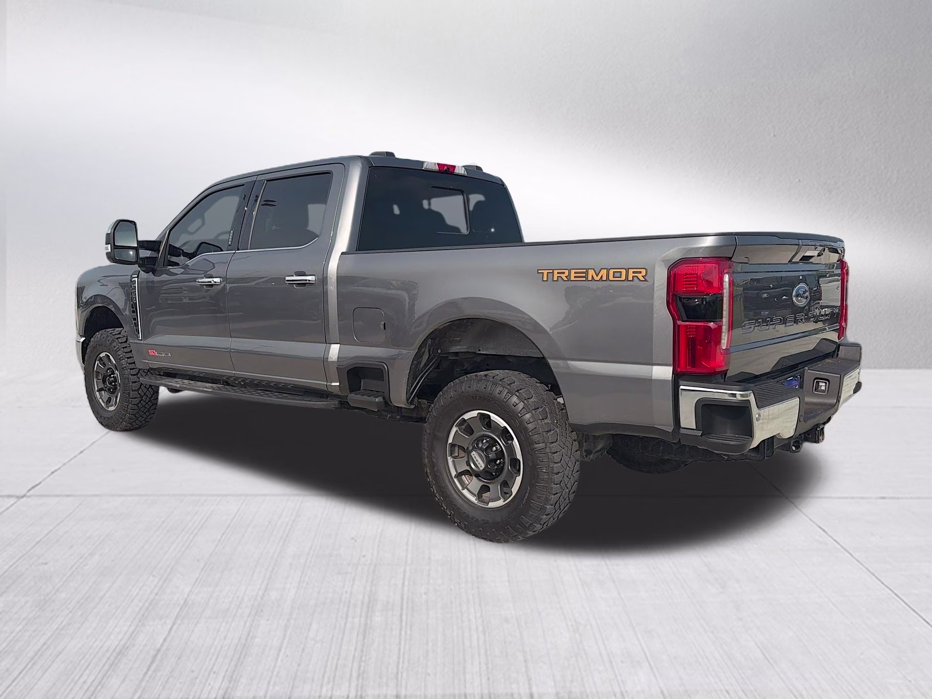 2024 Carbonized Gray Metallic Ford Super Duty F-250 SRW Lariat 4X4 Truck