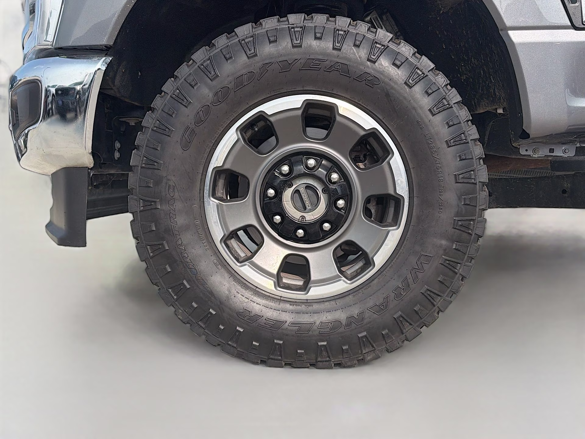 2024 Carbonized Gray Metallic Ford Super Duty F-250 SRW Lariat 4X4 Truck