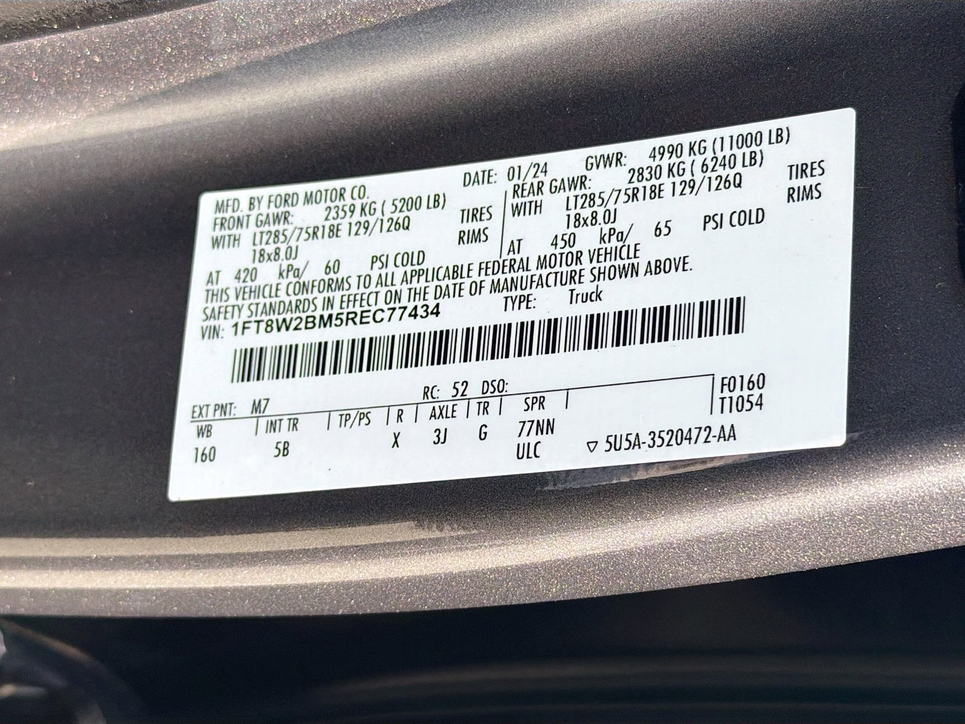 2024 Carbonized Gray Metallic Ford Super Duty F-250 SRW Lariat 4X4 Truck
