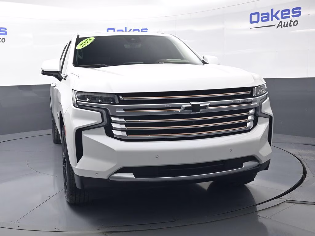 2023 Iridescent Pearl Tricoat Chevrolet Suburban High Country 4X4 SUV