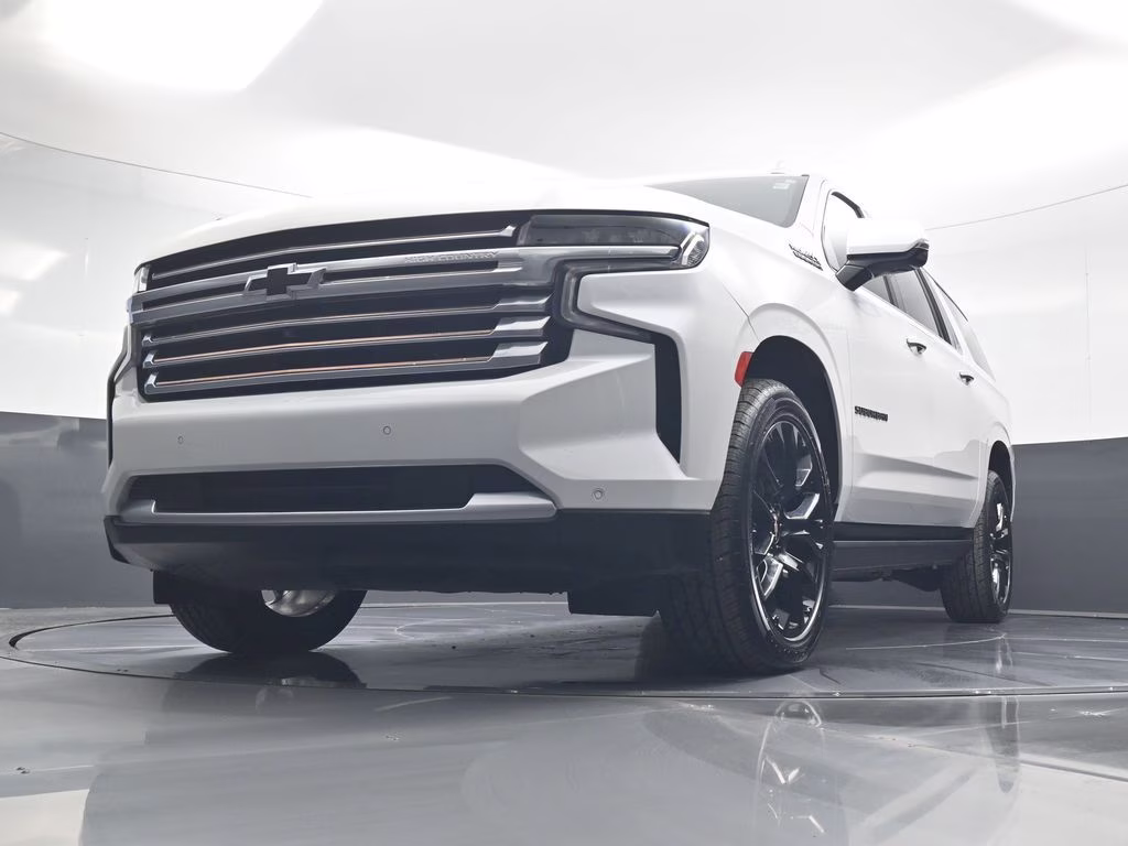 2023 Iridescent Pearl Tricoat Chevrolet Suburban High Country 4X4 SUV