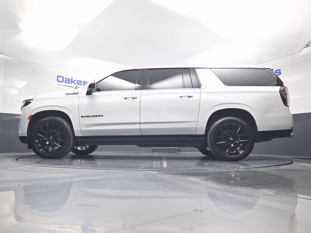 2023 Iridescent Pearl Tricoat Chevrolet Suburban High Country 4X4 SUV