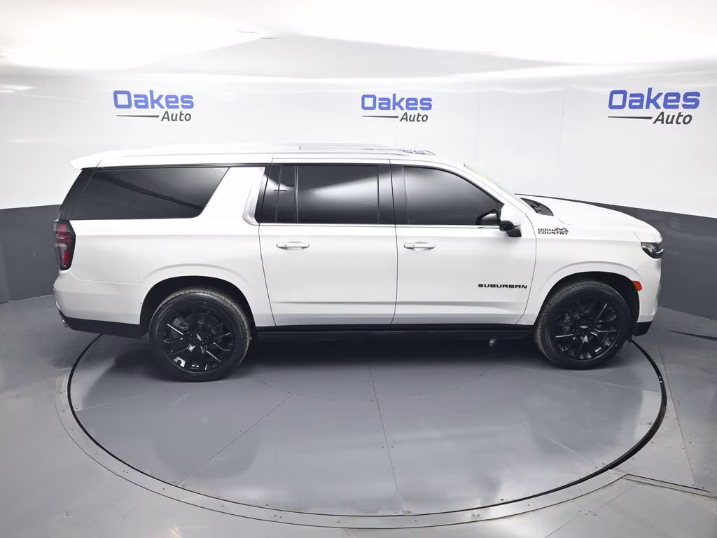 2023 Iridescent Pearl Tricoat Chevrolet Suburban High Country 4X4 SUV