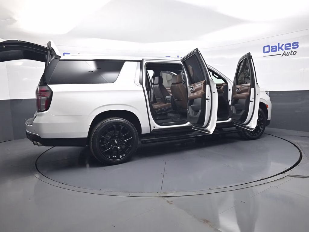 2023 Iridescent Pearl Tricoat Chevrolet Suburban High Country 4X4 SUV