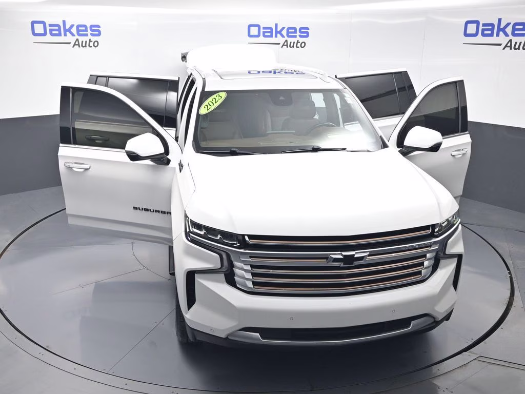 2023 Iridescent Pearl Tricoat Chevrolet Suburban High Country 4X4 SUV