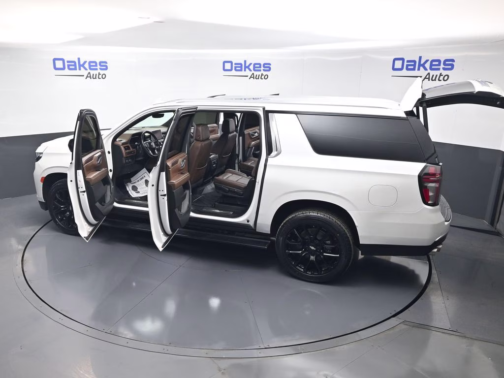 2023 Iridescent Pearl Tricoat Chevrolet Suburban High Country 4X4 SUV