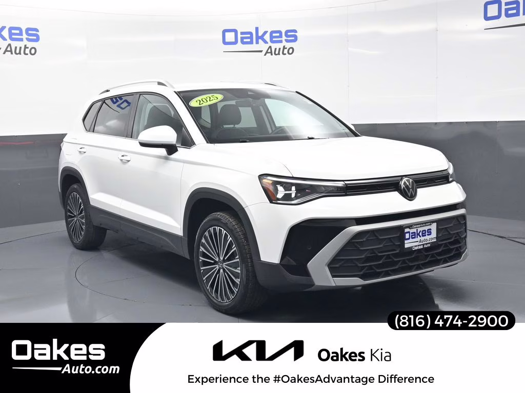 2025 Pure White Volkswagen Taos 1.5T SE FWD SUV