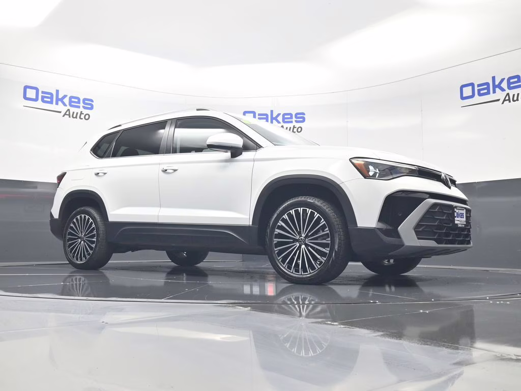 2025 Pure White Volkswagen Taos 1.5T SE FWD SUV
