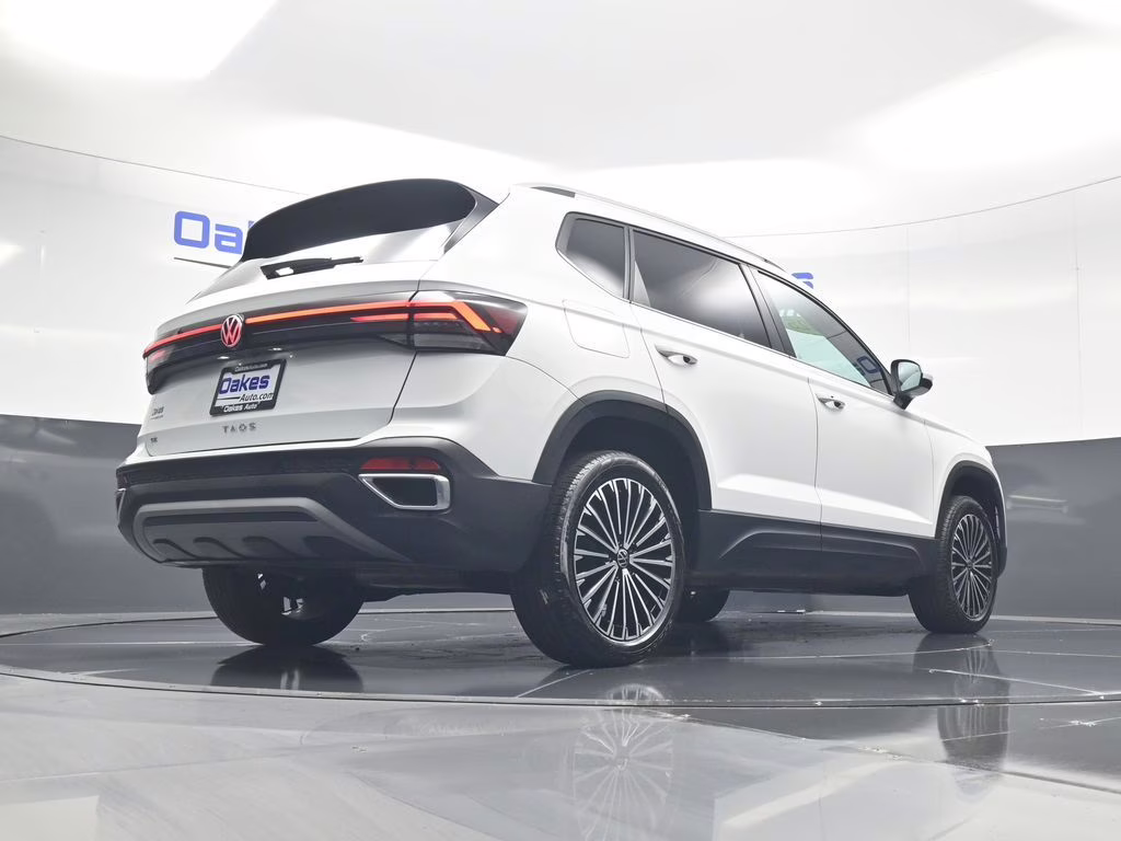 2025 Pure White Volkswagen Taos 1.5T SE FWD SUV