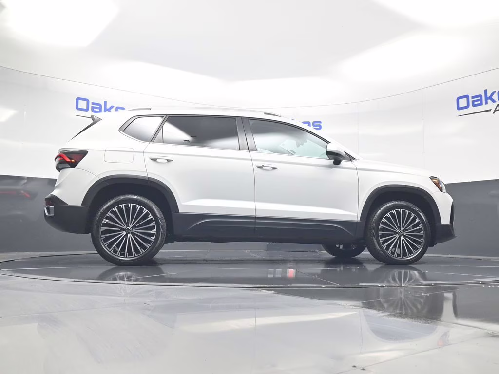 2025 Pure White Volkswagen Taos 1.5T SE FWD SUV