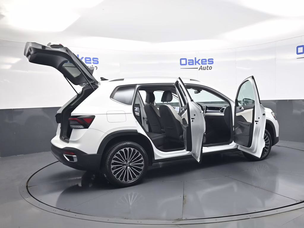 2025 Pure White Volkswagen Taos 1.5T SE FWD SUV