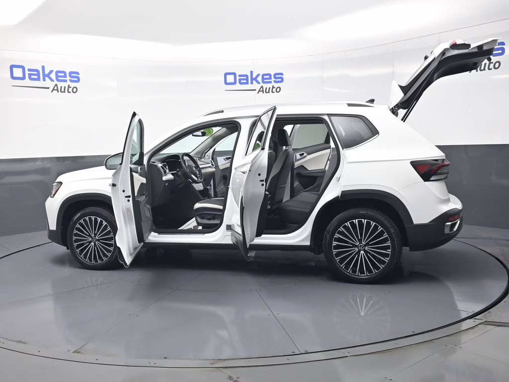 2025 Pure White Volkswagen Taos 1.5T SE FWD SUV