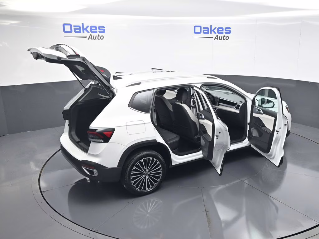 2025 Pure White Volkswagen Taos 1.5T SE FWD SUV