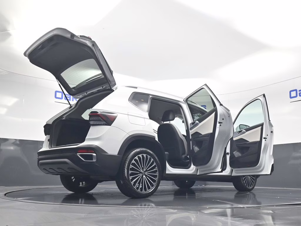 2025 Pure White Volkswagen Taos 1.5T SE FWD SUV