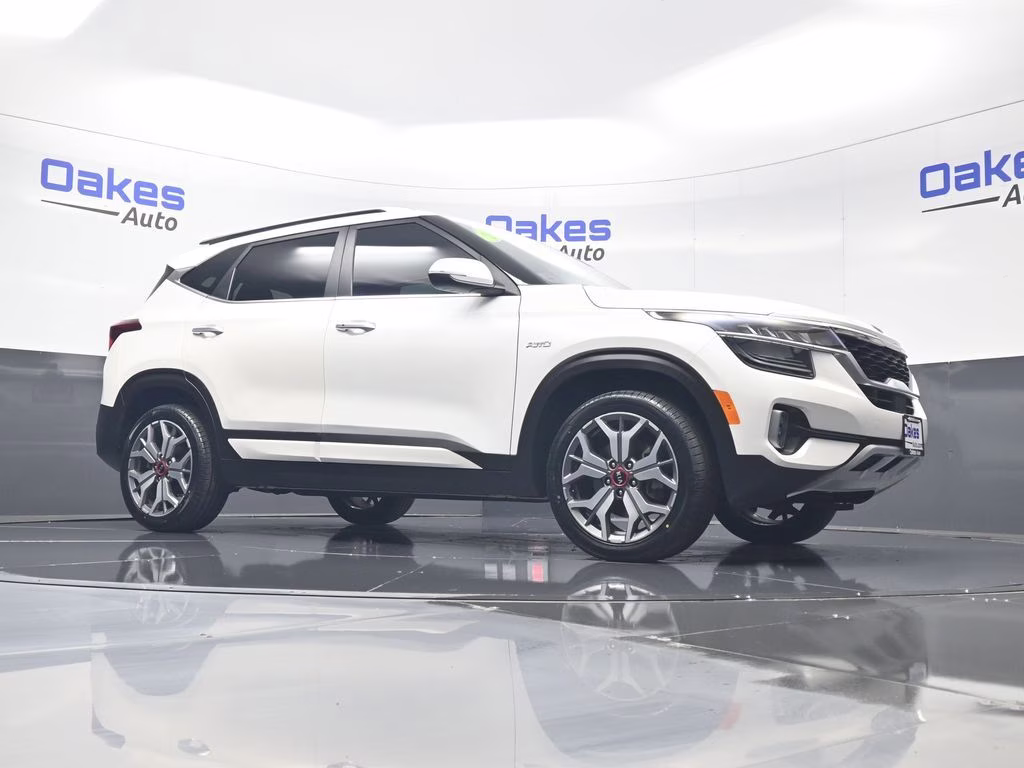 2021 Snow White Pearl Kia Seltos SX AWD SUV