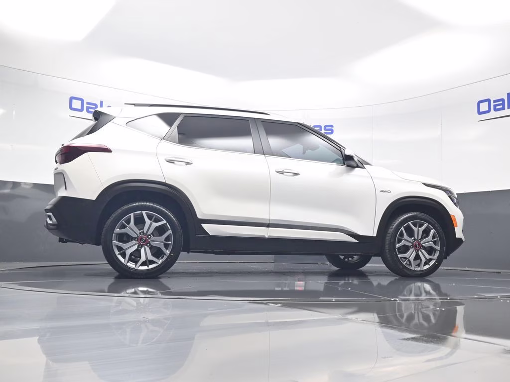 2021 Snow White Pearl Kia Seltos SX AWD SUV