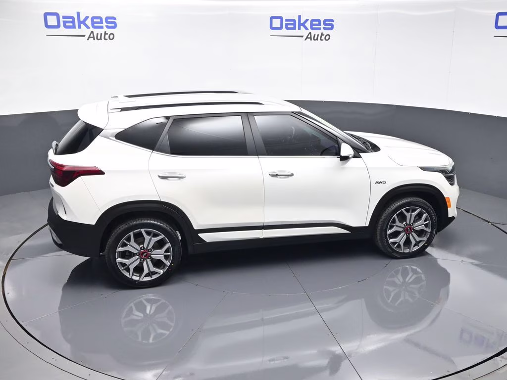 2021 Snow White Pearl Kia Seltos SX AWD SUV