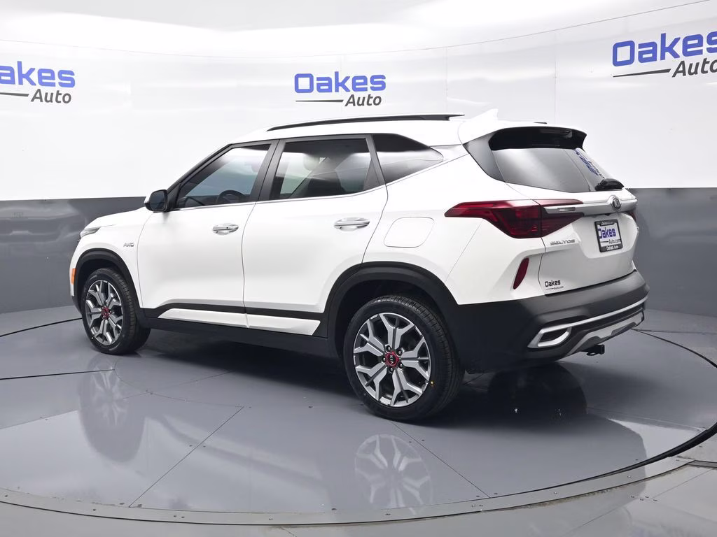 2021 Snow White Pearl Kia Seltos SX AWD SUV