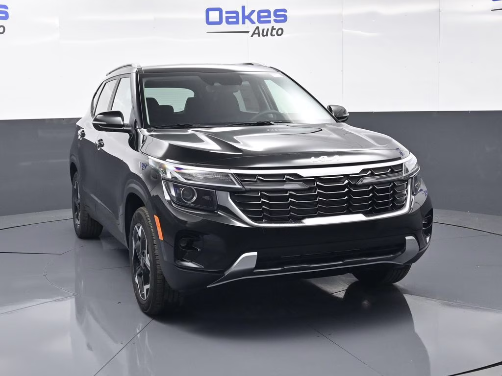 2026 Fusion Black Kia Seltos S AWD SUV