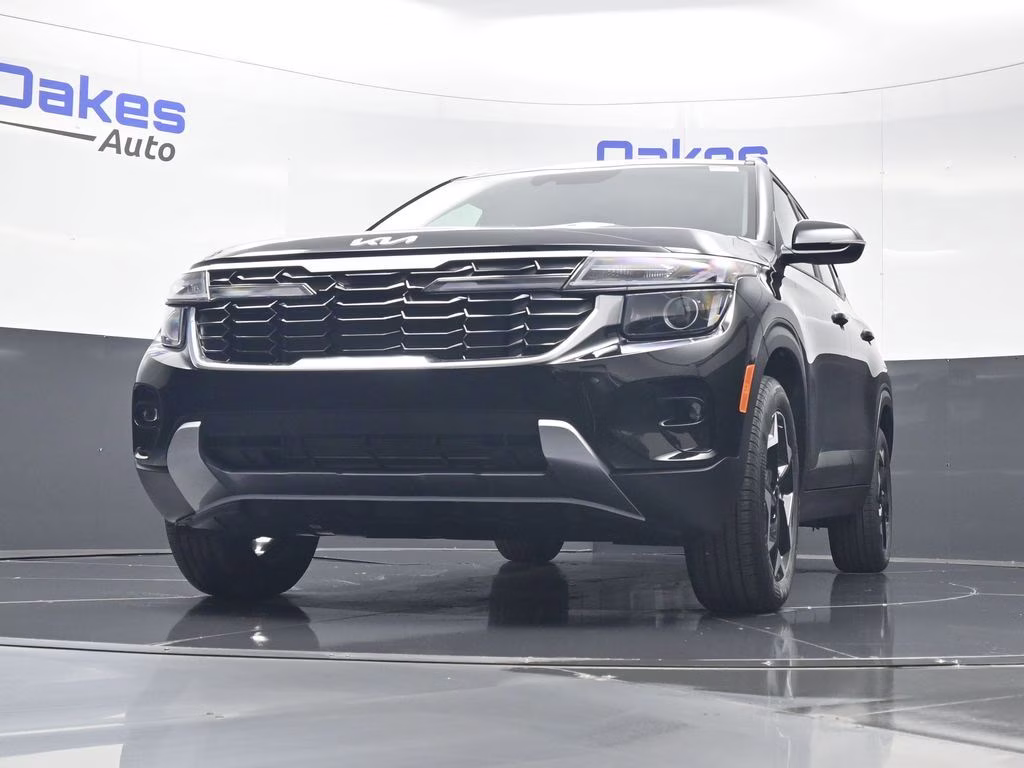 2026 Fusion Black Kia Seltos S AWD SUV