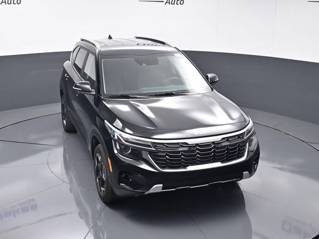 2026 Fusion Black Kia Seltos S AWD SUV
