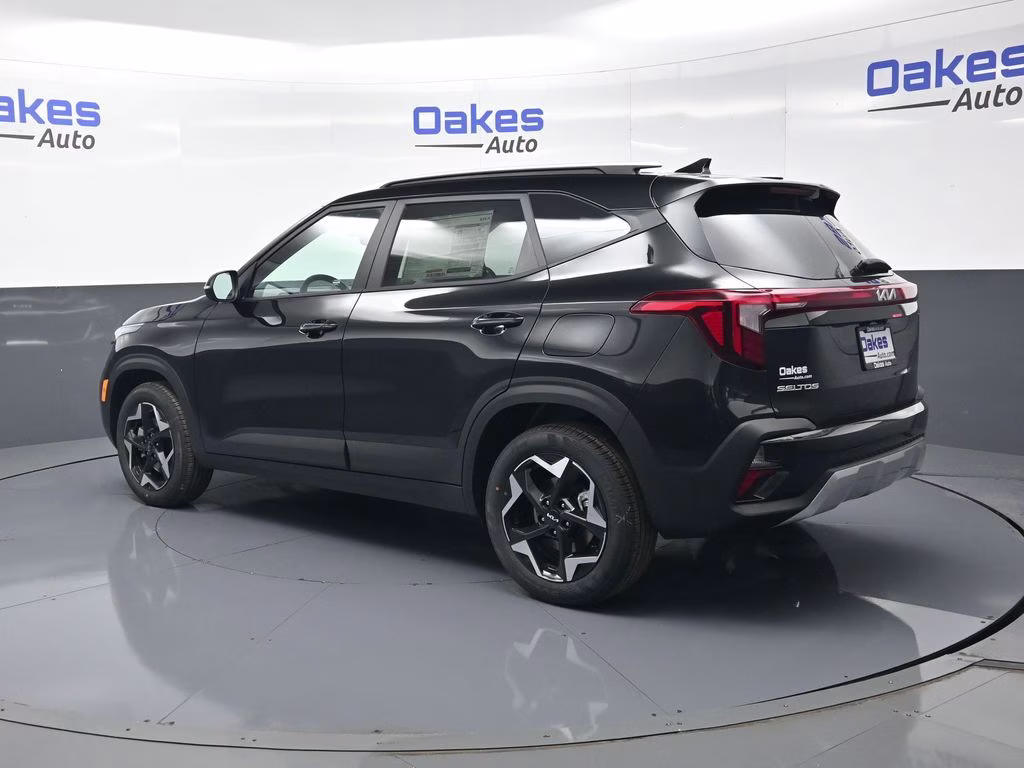 2026 Fusion Black Kia Seltos S AWD SUV