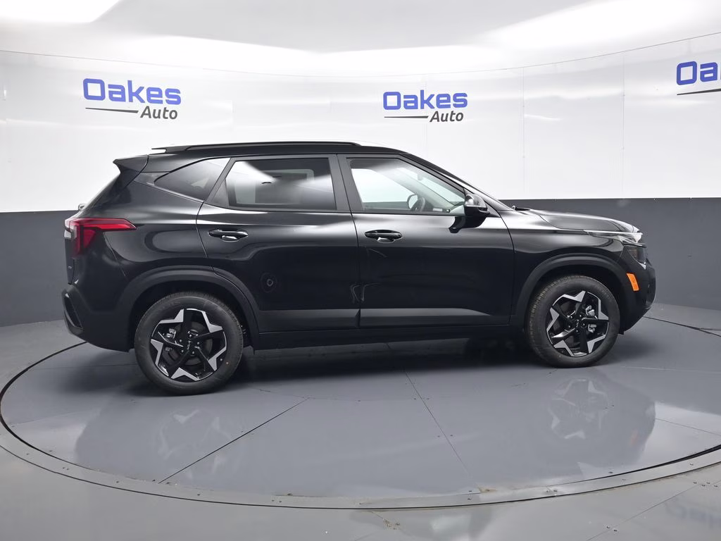 2026 Fusion Black Kia Seltos S AWD SUV