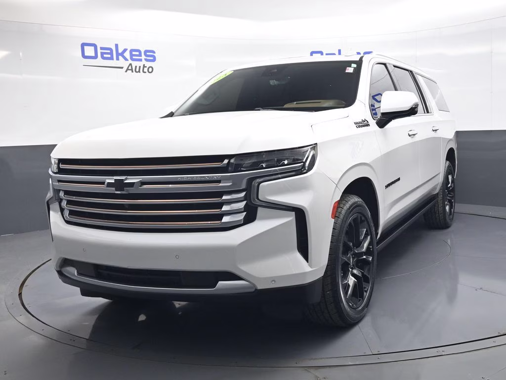 2023 Iridescent Pearl Tricoat Chevrolet Suburban High Country 4X4 SUV