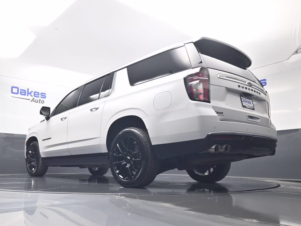 2023 Iridescent Pearl Tricoat Chevrolet Suburban High Country 4X4 SUV