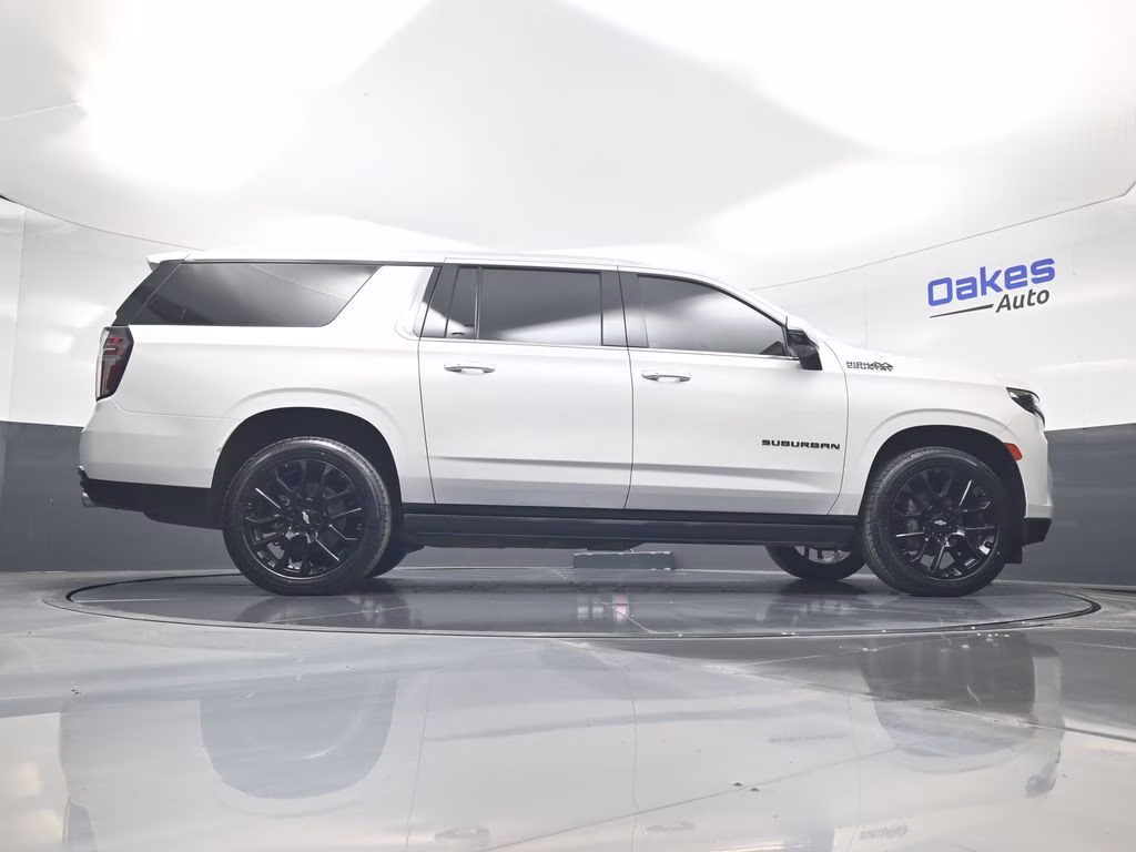 2023 Iridescent Pearl Tricoat Chevrolet Suburban High Country 4X4 SUV
