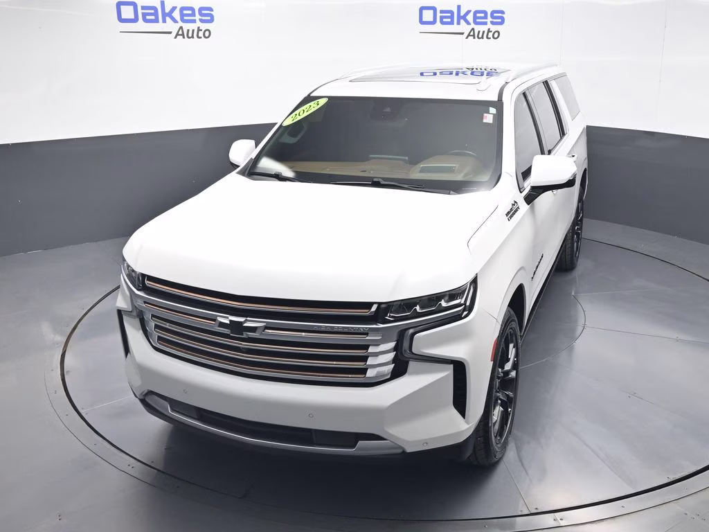 2023 Iridescent Pearl Tricoat Chevrolet Suburban High Country 4X4 SUV