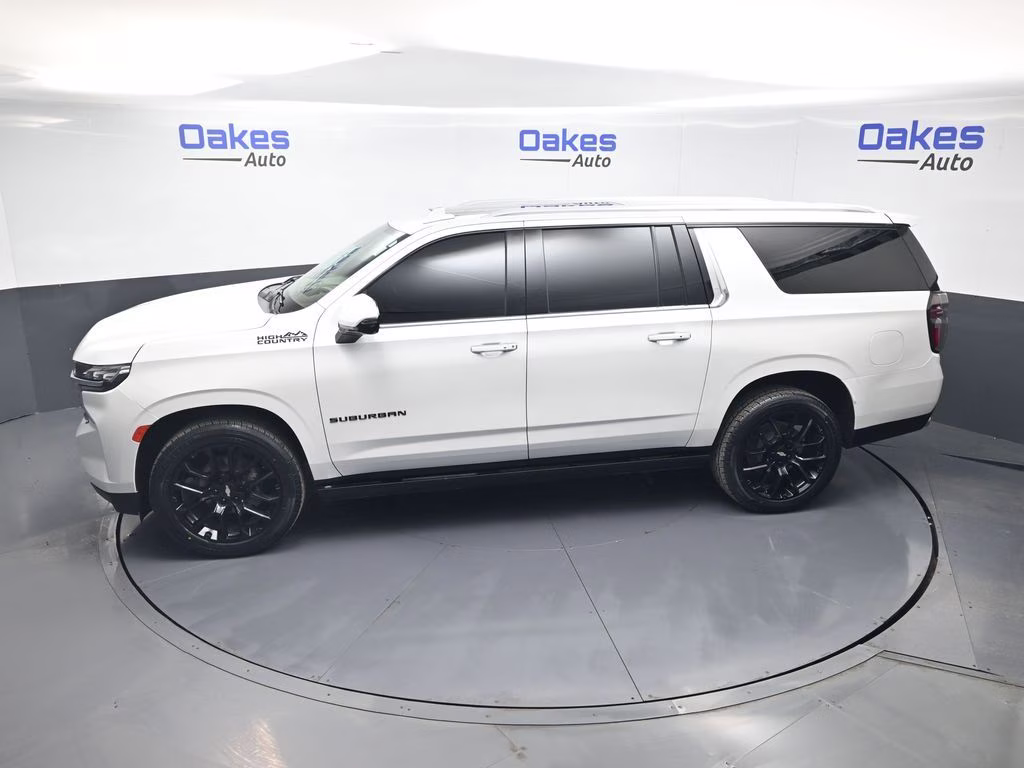 2023 Iridescent Pearl Tricoat Chevrolet Suburban High Country 4X4 SUV
