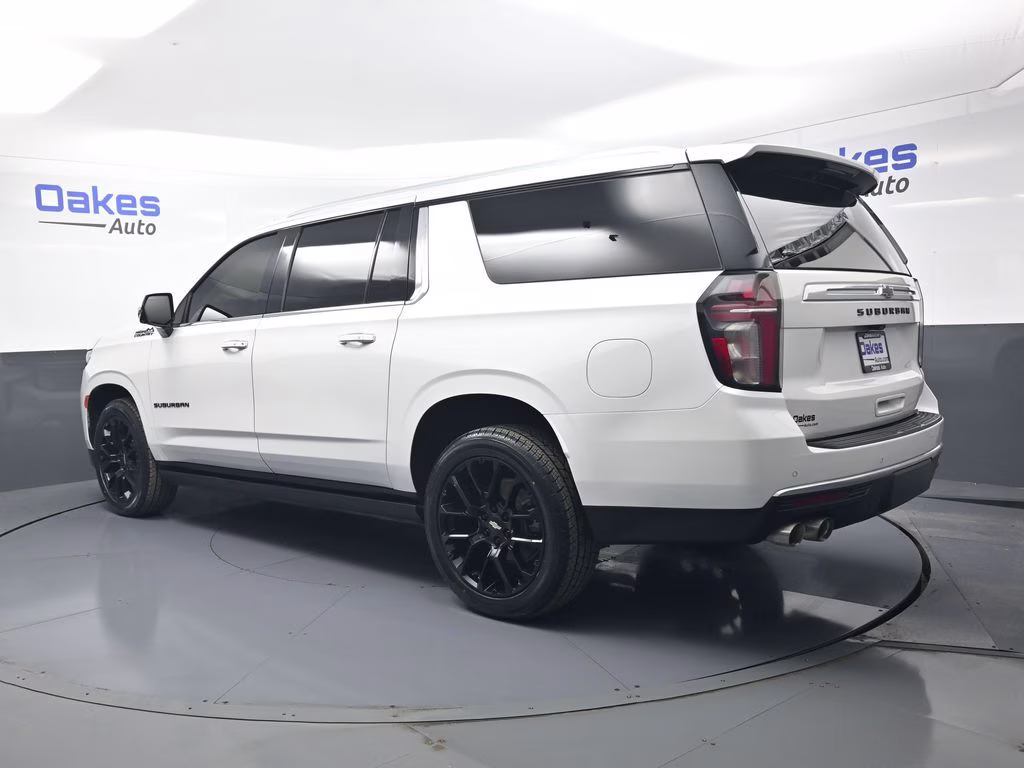 2023 Iridescent Pearl Tricoat Chevrolet Suburban High Country 4X4 SUV