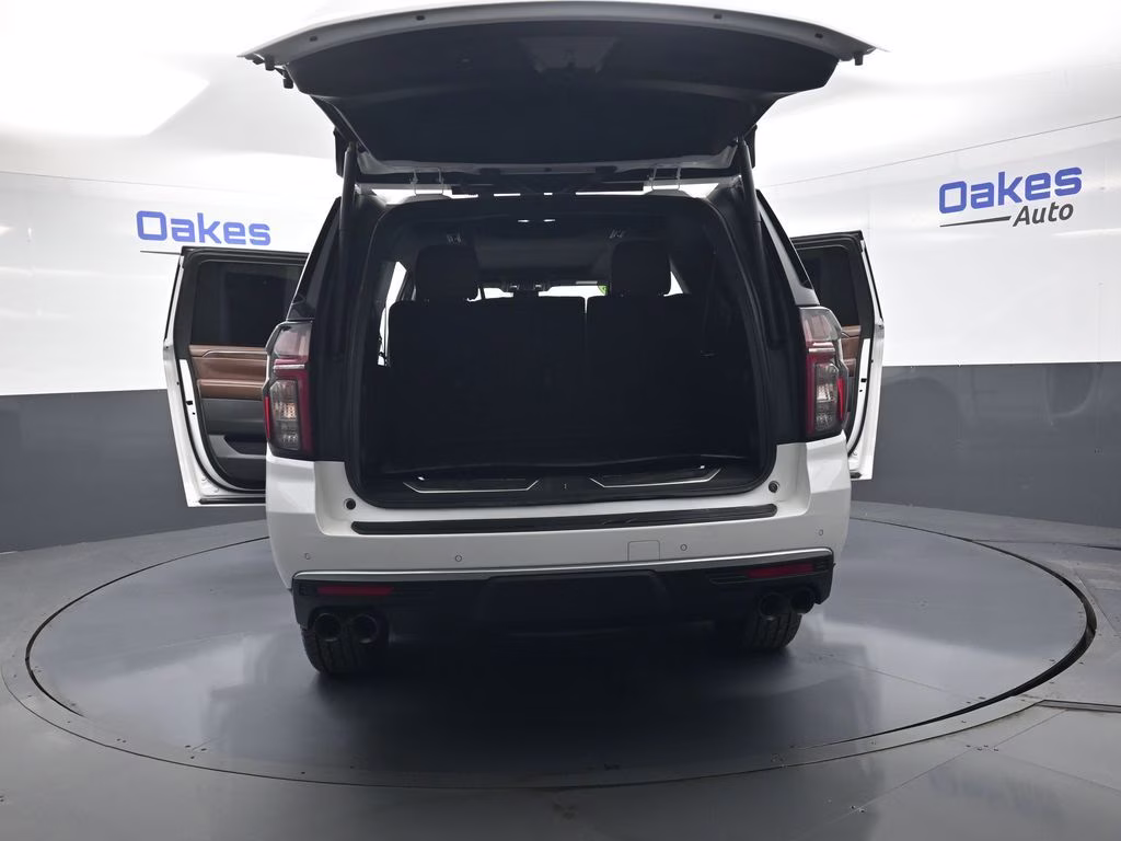 2023 Iridescent Pearl Tricoat Chevrolet Suburban High Country 4X4 SUV