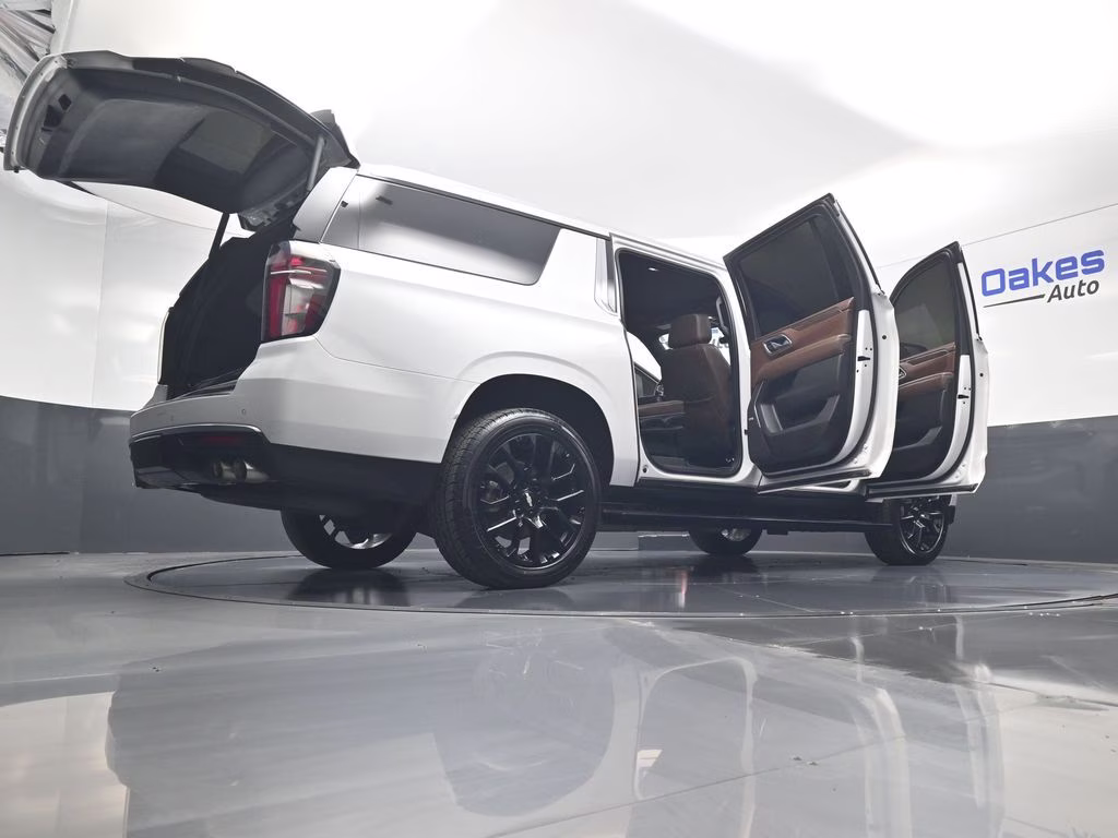 2023 Iridescent Pearl Tricoat Chevrolet Suburban High Country 4X4 SUV