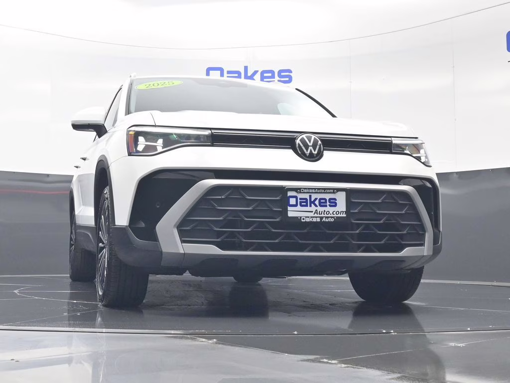 2025 Pure White Volkswagen Taos 1.5T SE FWD SUV